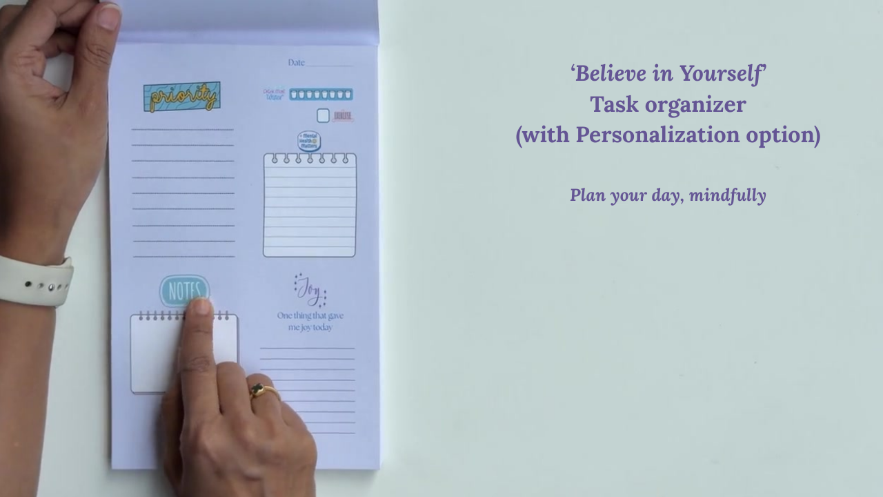Video showing product walk round of the purple Task organizer with light purple pages
